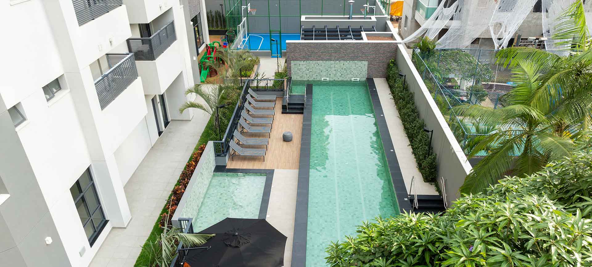 Piscina com Deck
